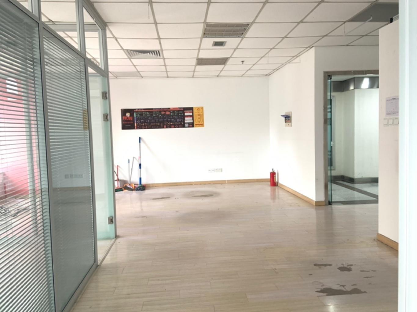 长寿路宝华大厦114平米写字楼出租